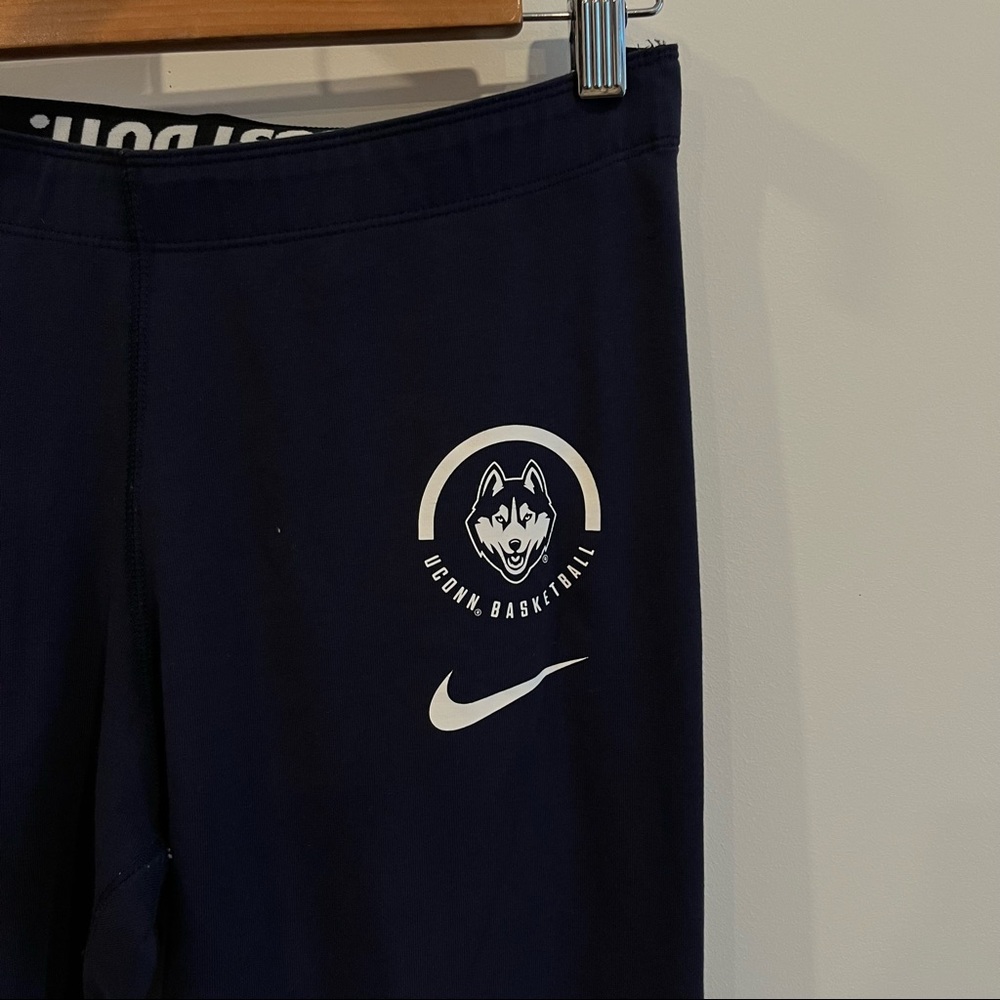 UConn x Nike Leggings